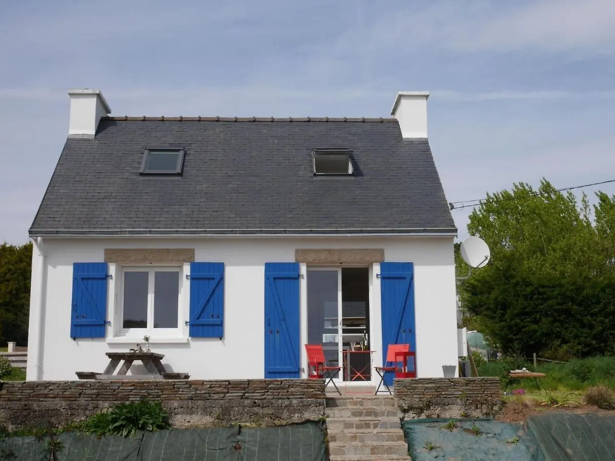 Holiday Home With Sea Views, Roscanvel