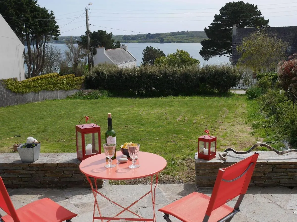 Holiday Home With Sea Views, Roscanvel