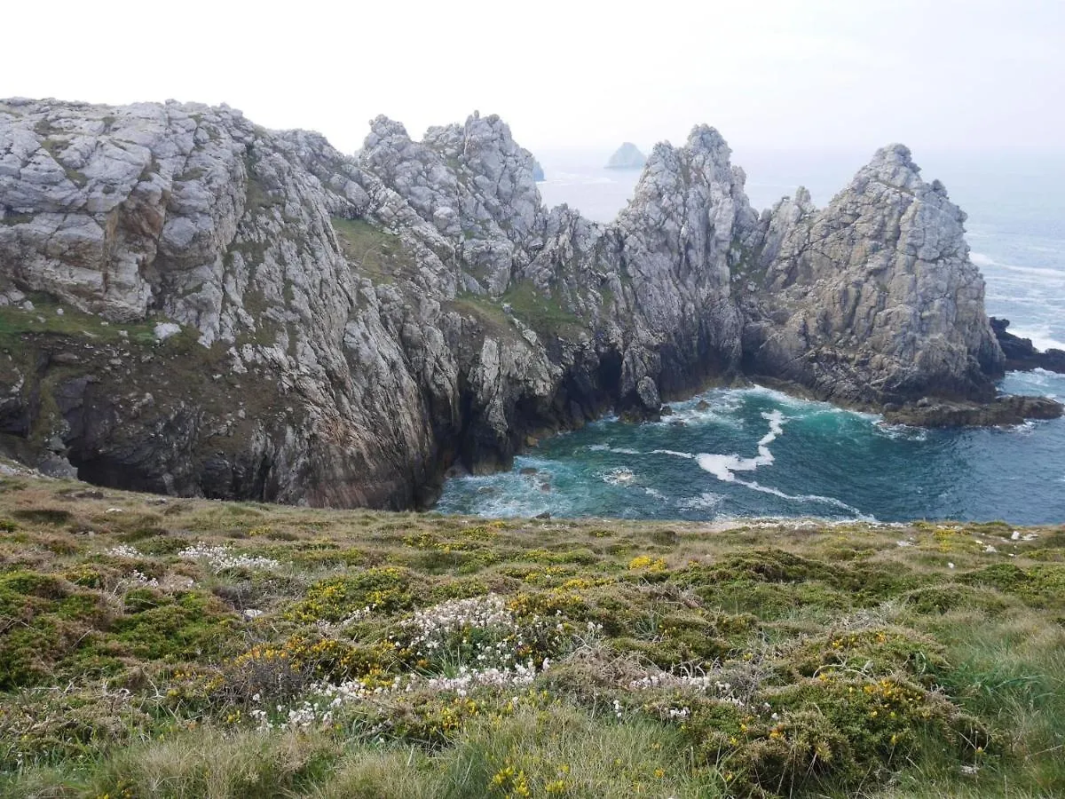 Holiday Home With Sea Views, Roscanvel