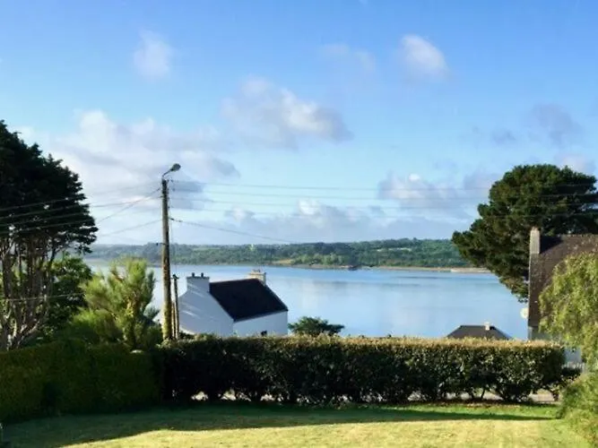 Holiday Home With Sea Views, Roscanvel 0*,  France